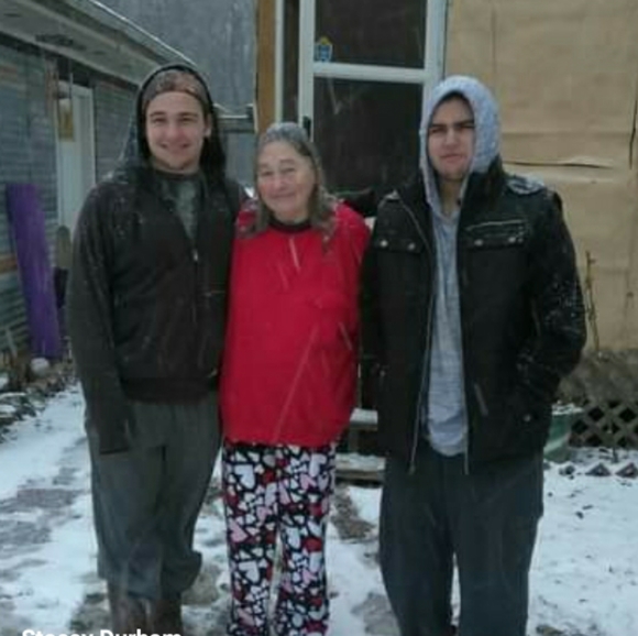 Meet your Posher, Stacey - Picture 3 of 3